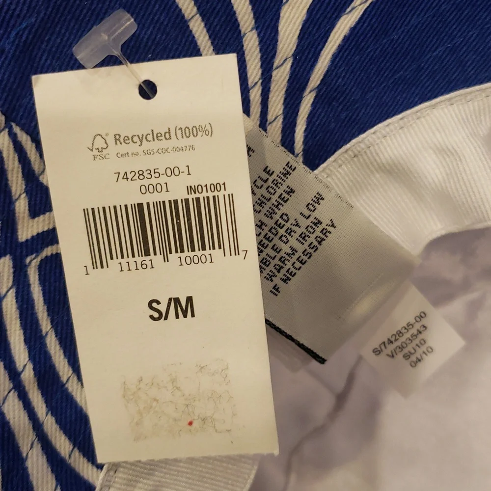 Banana Republic Blue And White women's Fedora Bucket hat.